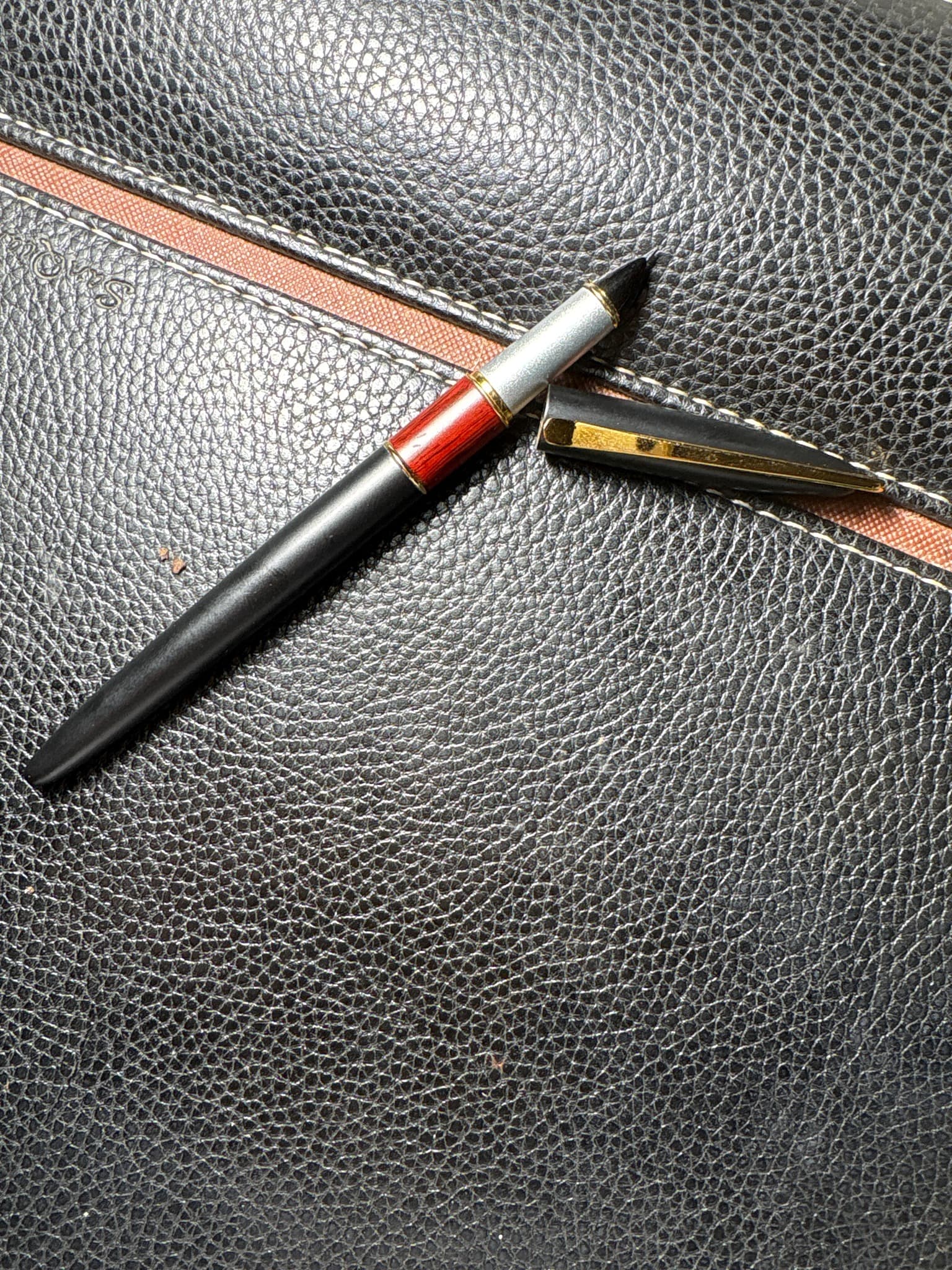 Unknown Unknown Multimaterial Desk/Pocket Pen