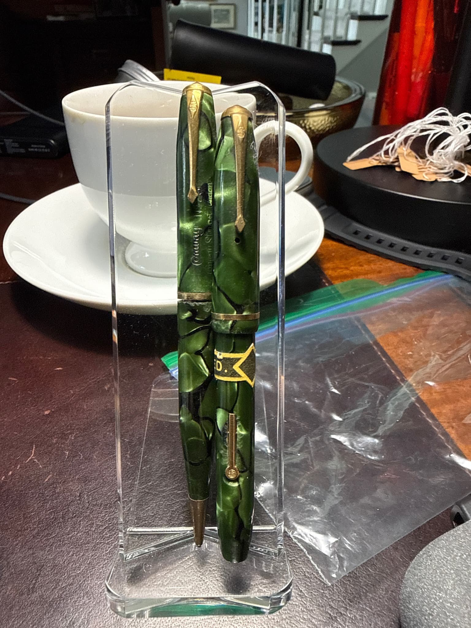 Conway Stewart Duro / No. 388 or similar marbled set