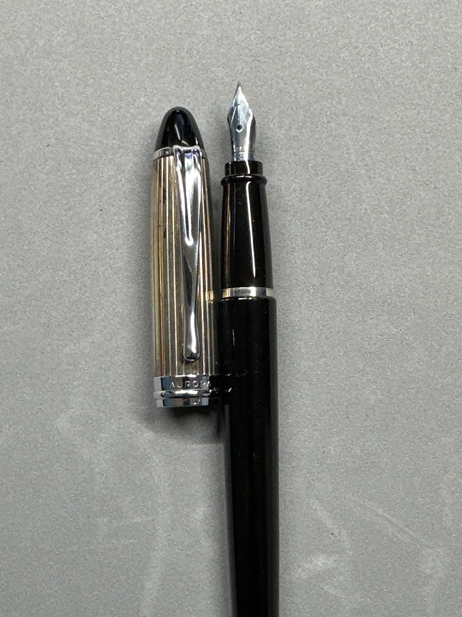 Aurora Ipsilon Deluxe (Sterling Silver Cap edition)