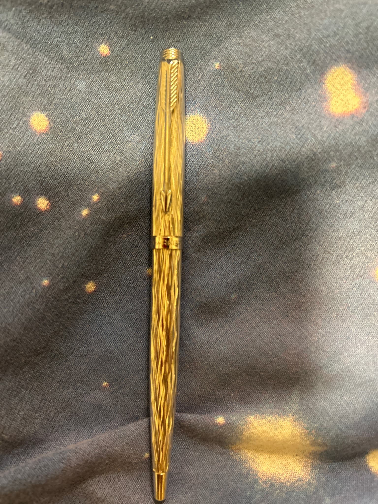 Parker Parker 75 (Ciselé or similar gold pattern variant / Premier/Classic)