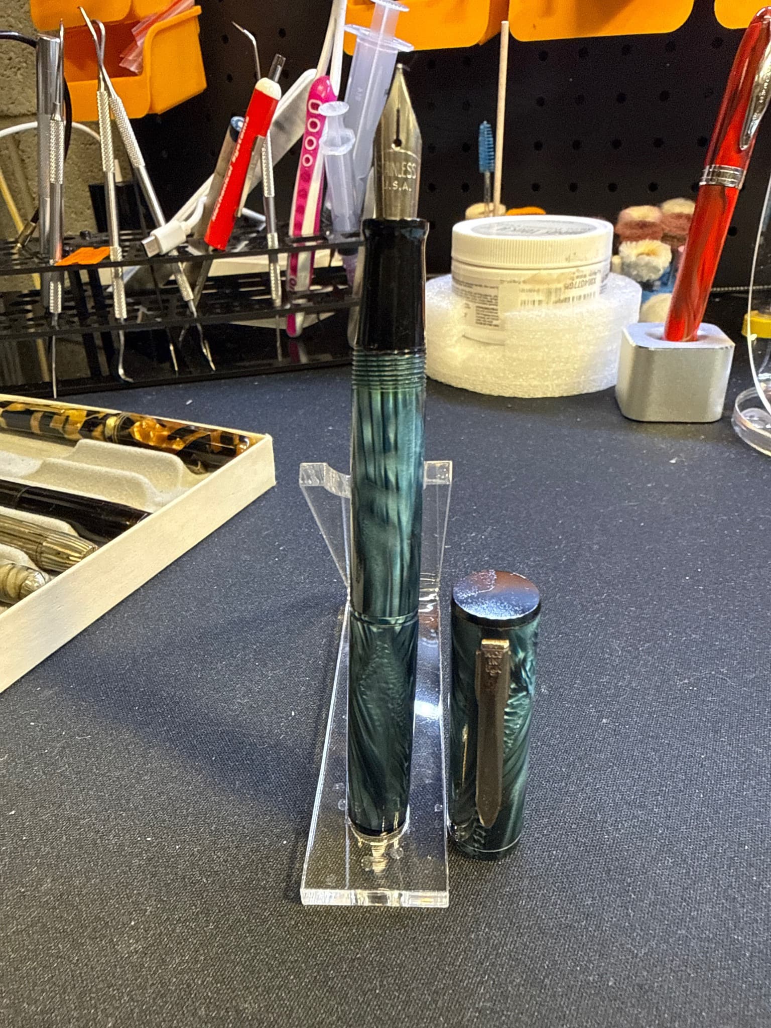 Wahl-Eversharp Deco Band (or similar Wahl-Eversharp plunger/vac-fill era pen)