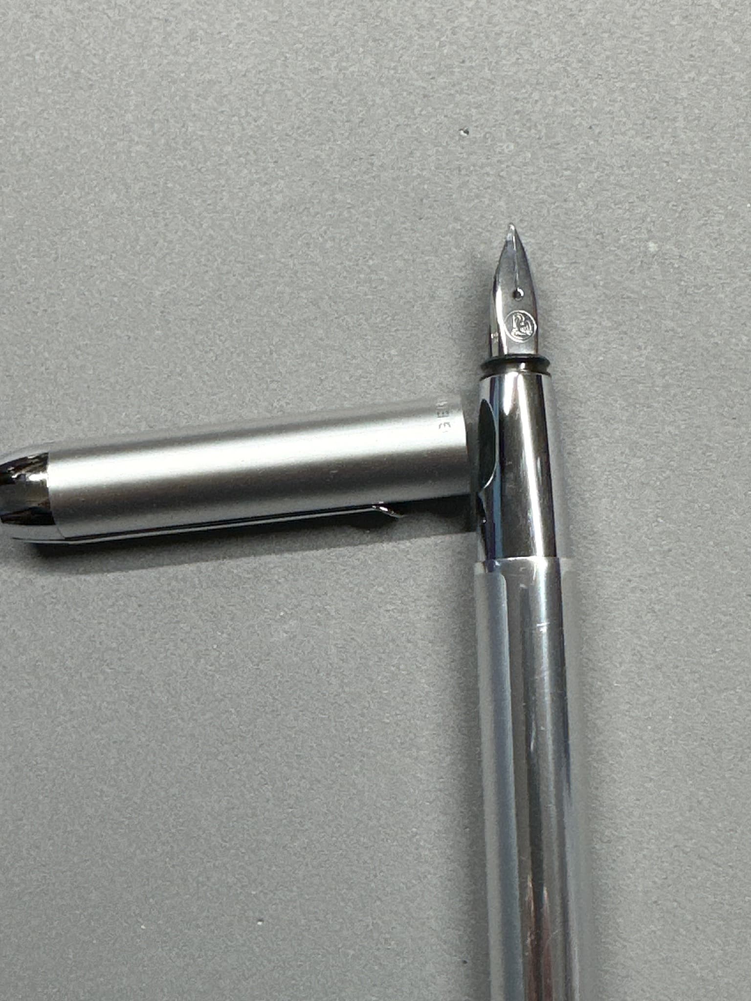 Pelikan Pura (P40)