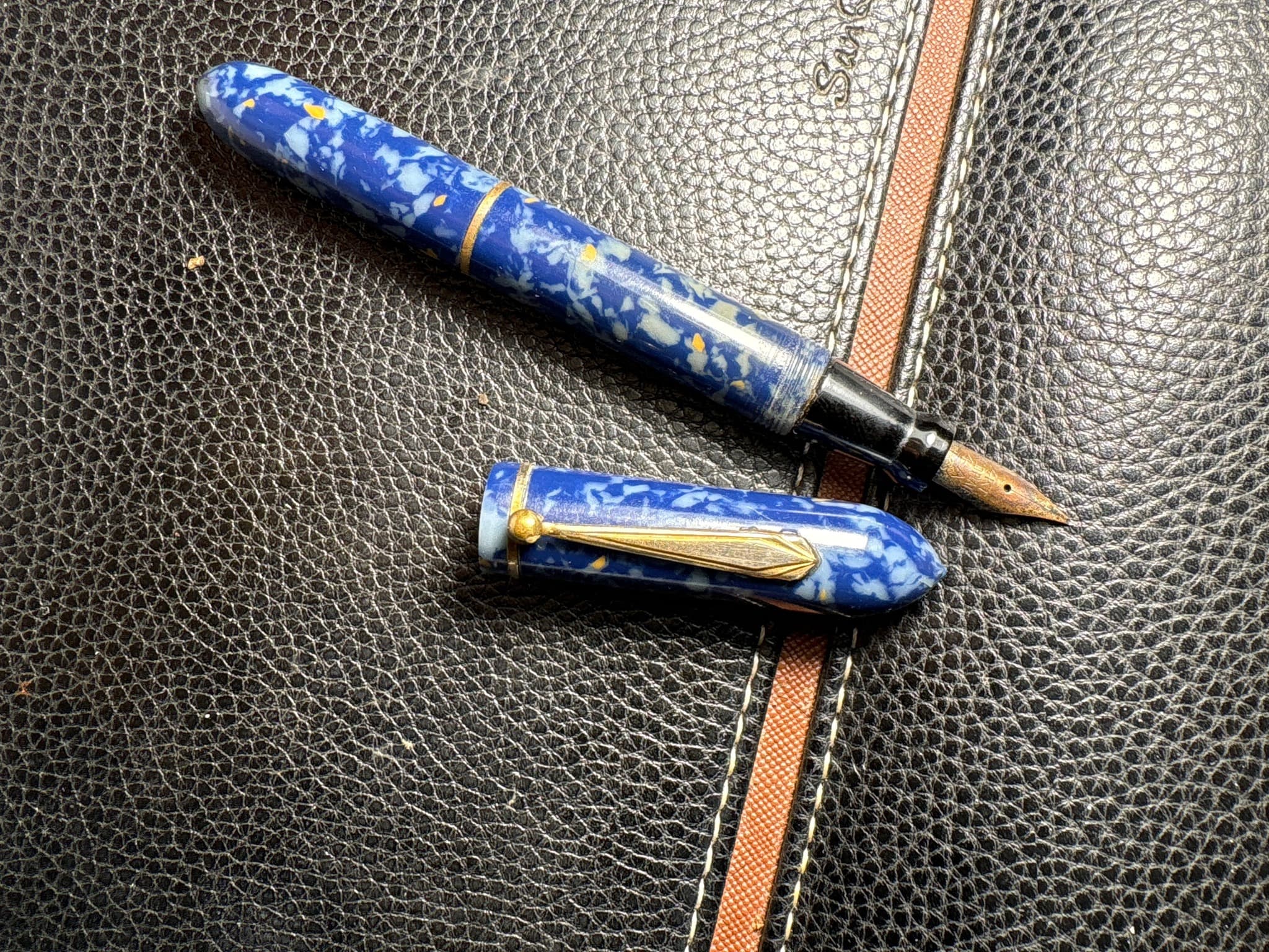 Conklin Endura (or similar vintage flat-top style)