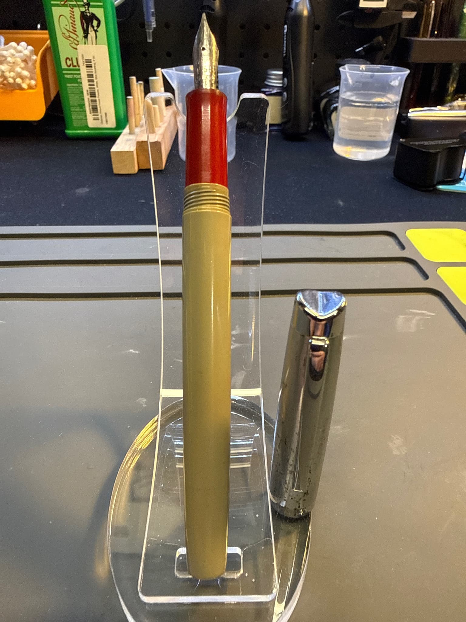 Parker Parker 51 (Demonstrator or Special Variant layout / Red Section with Olive/Grey Barrel)